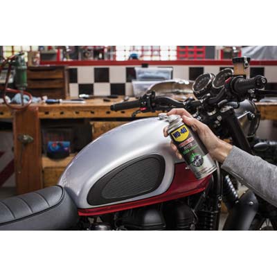 WD-40 Cera Lucidante Moto Spray Formato 400 ml - Specialist MOTO